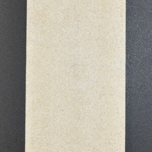 Caminos Madrid Seitenstein links hinten B